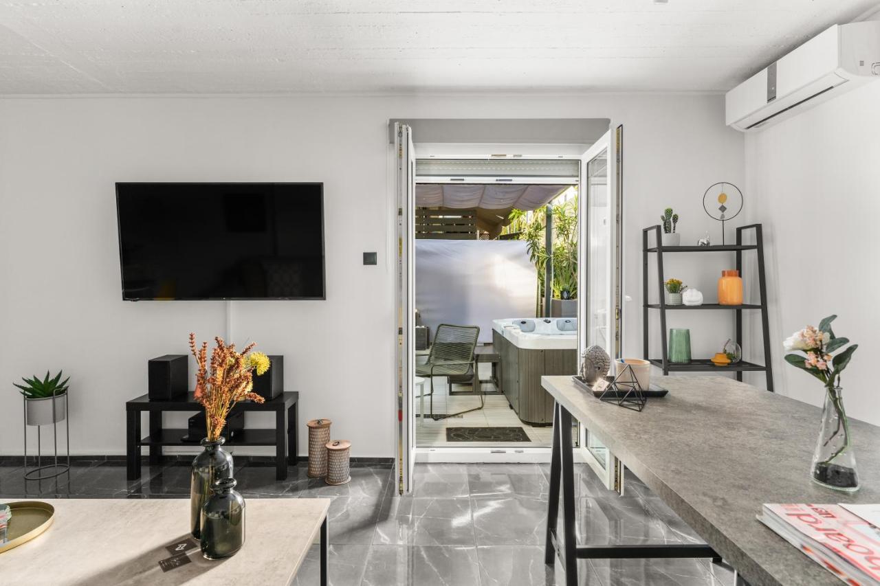 Luxe House In Glyfada With Spa Near Metro Station C8 Athens Ngoại thất bức ảnh